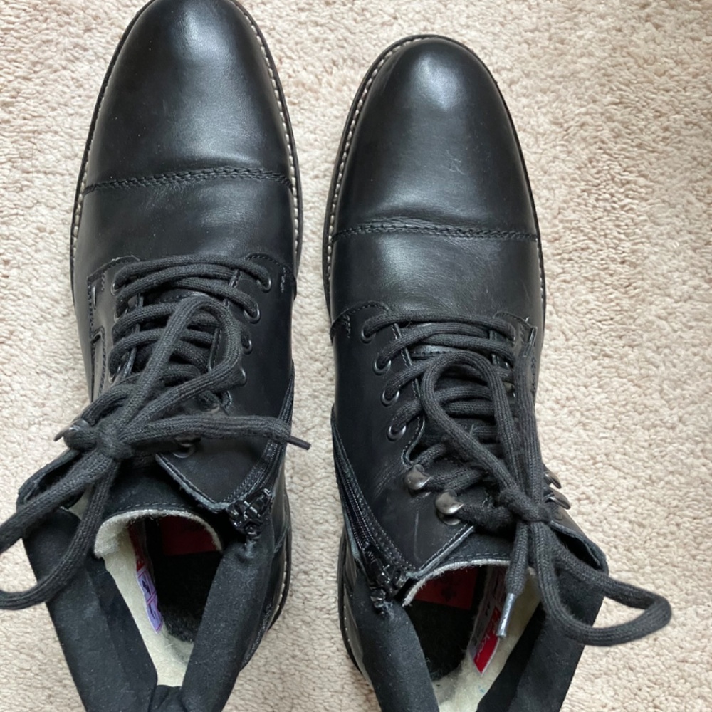 Men's leather shoes